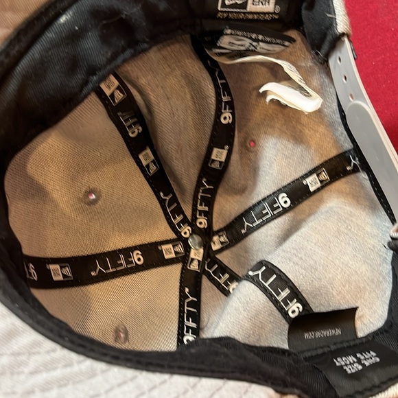 GRAY OAKLEY logo HAT New Era 9FIFTY SnapBack Adjustable Ball Cap SnapBack mens - Picture 12 of 12